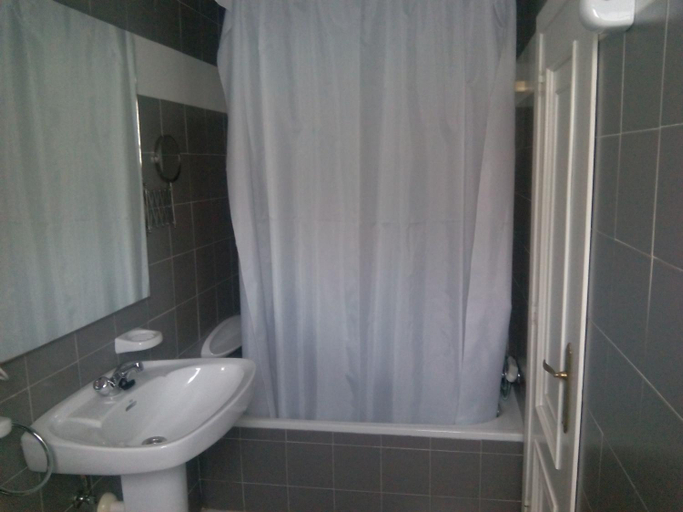 Bathroom 3, Hotel Las Grandas, Asturias