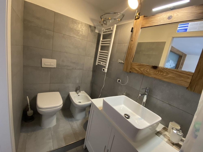 Bathroom 4, Mountain Lodge Sedrun, Surselva