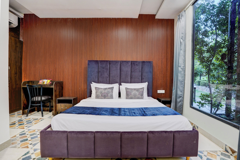 Bedroom 3, Alaya Stays Fortezza | Pet-friendly 6-BHK Farmhouse With Private Pool, Gurgaon