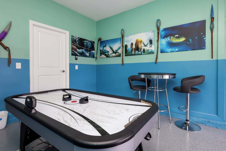 Others 4, Storeybook Escape Sleeps 11!, Osceola