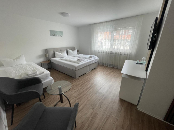 Bedroom, Hotel Loewen, Tübingen