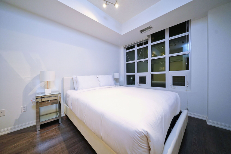 Room 3, The Fashion House Suites, Toronto