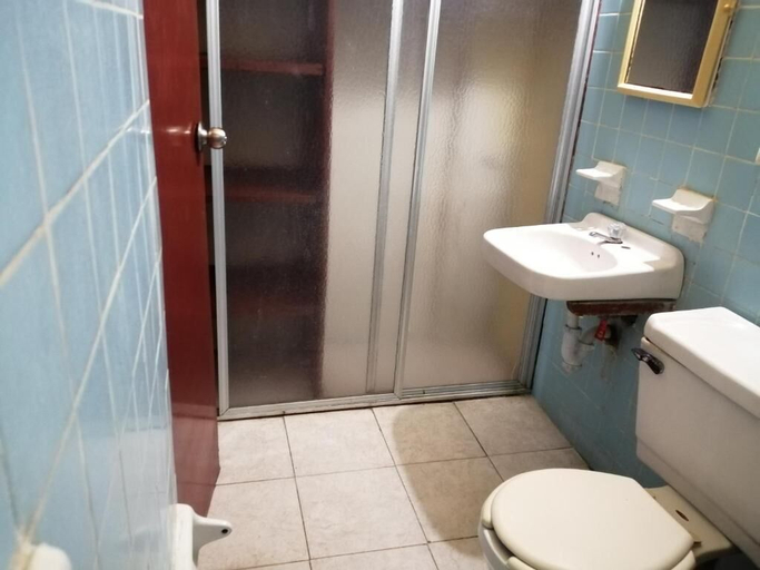 Bathroom 4, Hotel Murallas 231, Campeche
