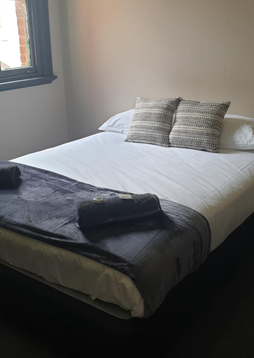 Bedroom 4, The Court House Hotel Narromine, Narromine