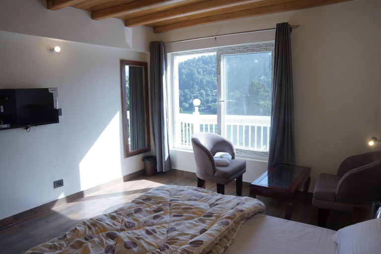 Bedroom 2, The Oak & Lake View Resort, Nainital