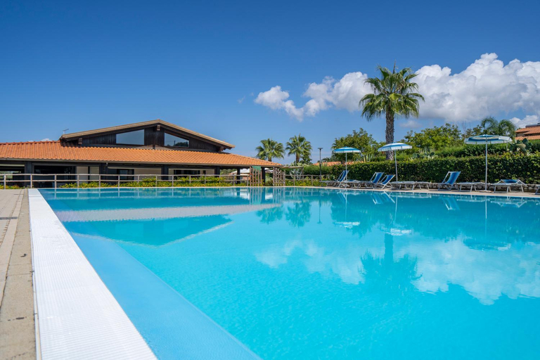 Sport & Beauty 2, Ninea Panoramic Family Apartments - large pool with sea view, Vibo Valentia