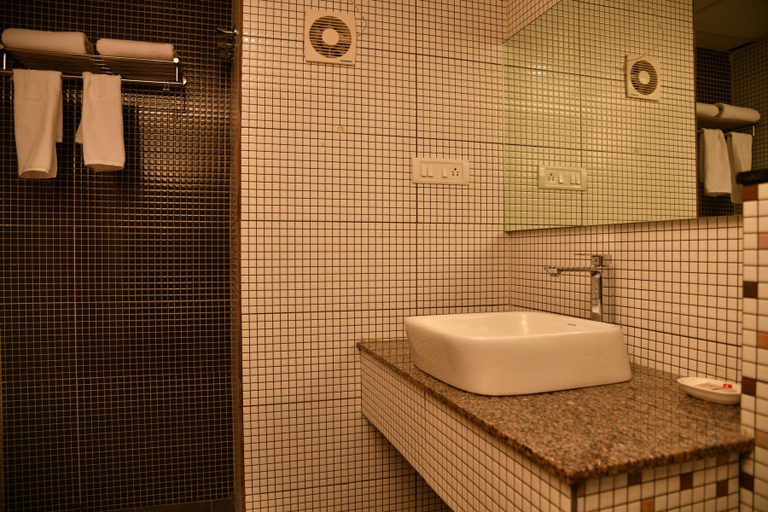 Bathroom 3, JVH hotel Mysore Road, Bangalore