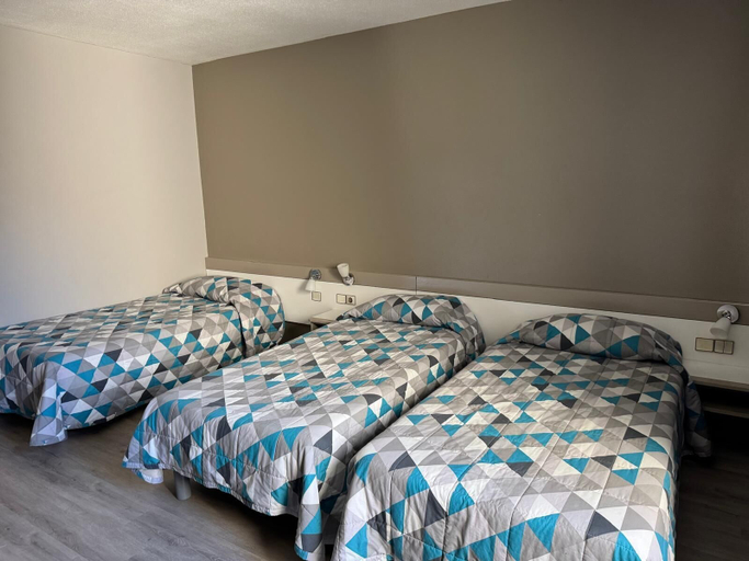 Bedroom 3, Hotel Dupleix, Finistère
