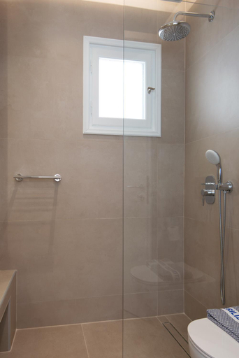 Bathroom 3, Studios Mirtia, South Aegean
