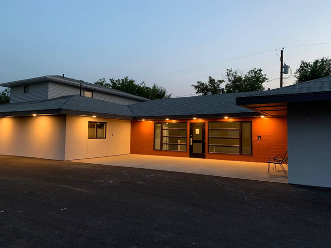 Exterior & Views 2, Mokai Inn, Division No. 11