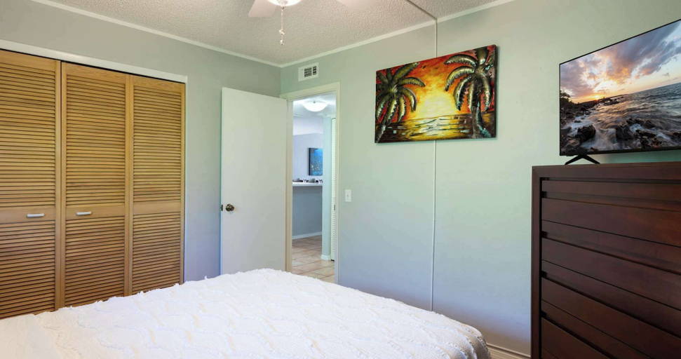 Bedroom 3, Magic Sands Unit 111 - Beach and Saltwater Pool, Hawaii