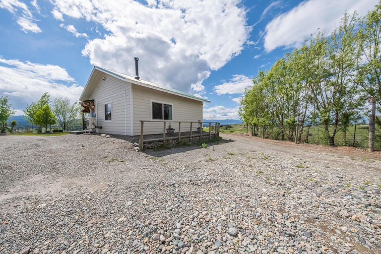 Exterior & Views 2, Saddlehorn Ridge Cabin, Lincoln
