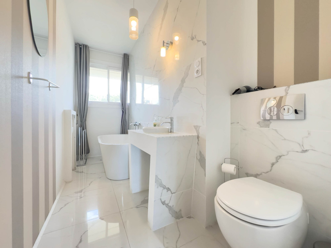 Room 4, 213 Le Montfleury in Cannes, Alpes-Maritimes