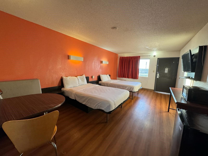 Bedroom 3, Super 8 by Wyndham Kannapolis, Cabarrus