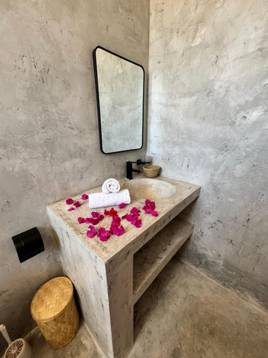 Bathroom 3, Zanzest Beach Bungalows, Kusini