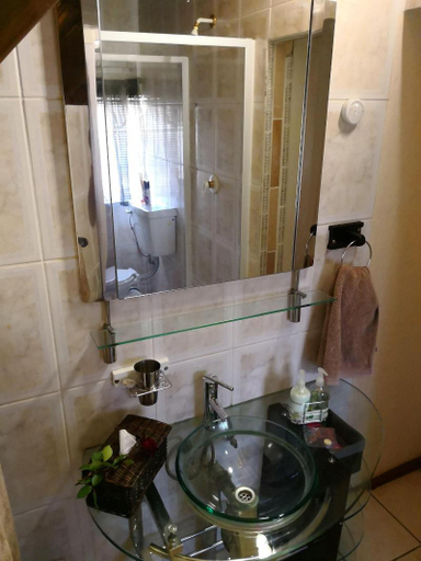 Bathroom 2, All over Africa Guest House, Ekurhuleni