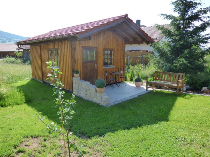 Garden 2, Scenic Apartment With Balcony, Garden, Deckchairs, Barbecue, Cham