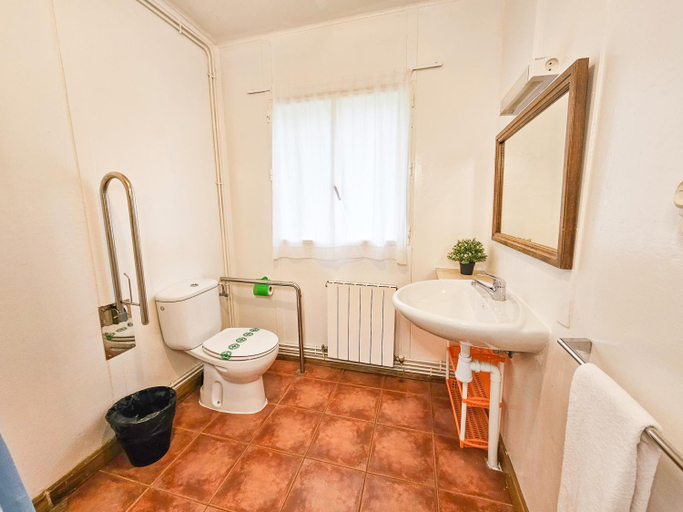 Bathroom 2, Complejo Bubal Formigal 3000, Huesca