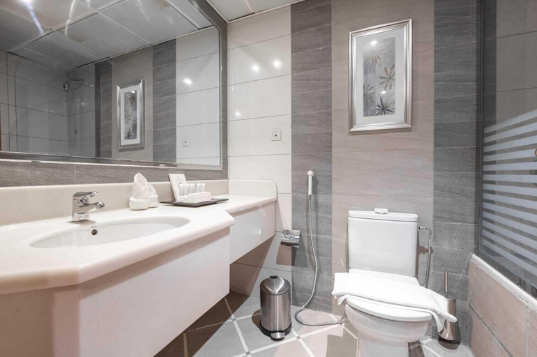 Bathroom 5, Shaza Regency Plaza, Al Madinah Al Munawwarah