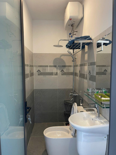 Bathroom 3, Angels Homestay & Coffee, Kon Plông