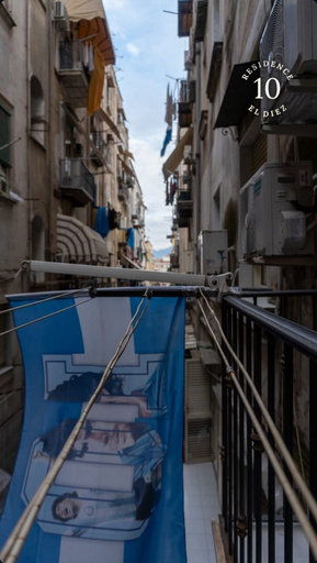 Others 5, Residence El Diez, Napoli