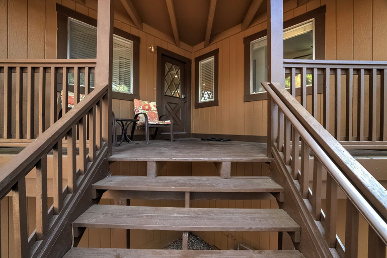 Others 5, Family Fun Getaway - 3 Story Condo, Douglas