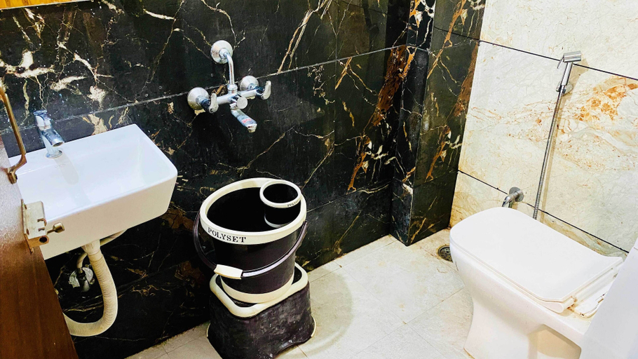 Bathroom, Hotel Shyam Palace, Indore