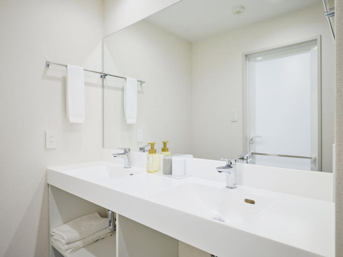 Bathroom 17