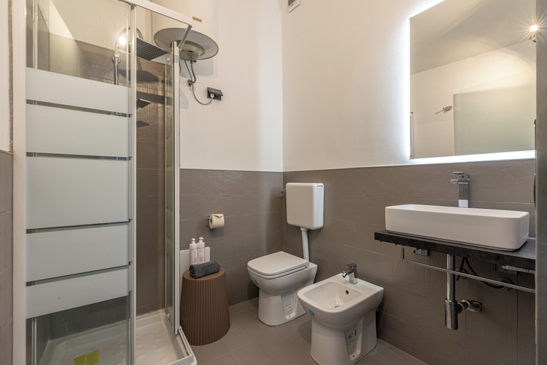 Bathroom 5, Kadì Apartment by Wonderful Italy, Palermo