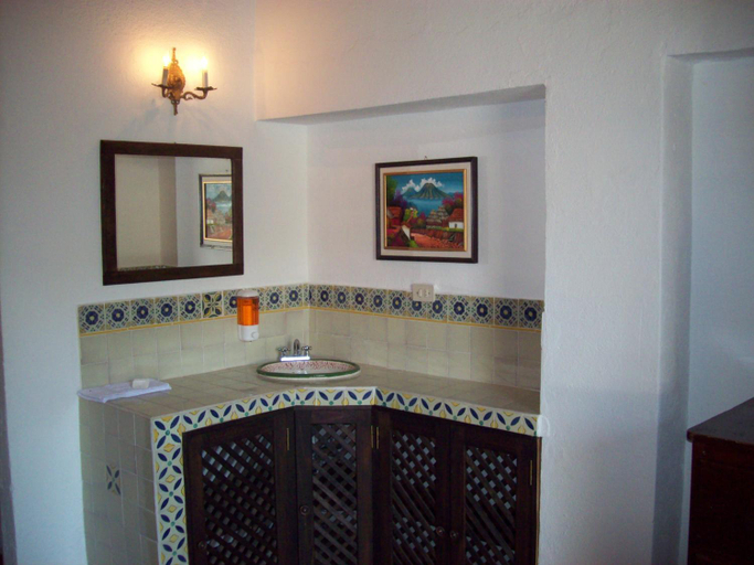Bathroom 4, Hotel Casa Antigua, Antigua Guatemala