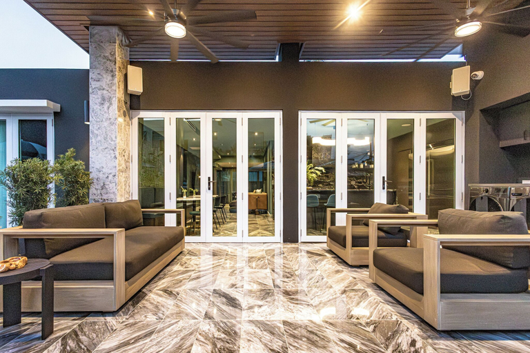 Terrace/patio 2, LosVanderbilt 2QnPool ResortVibe NearBch