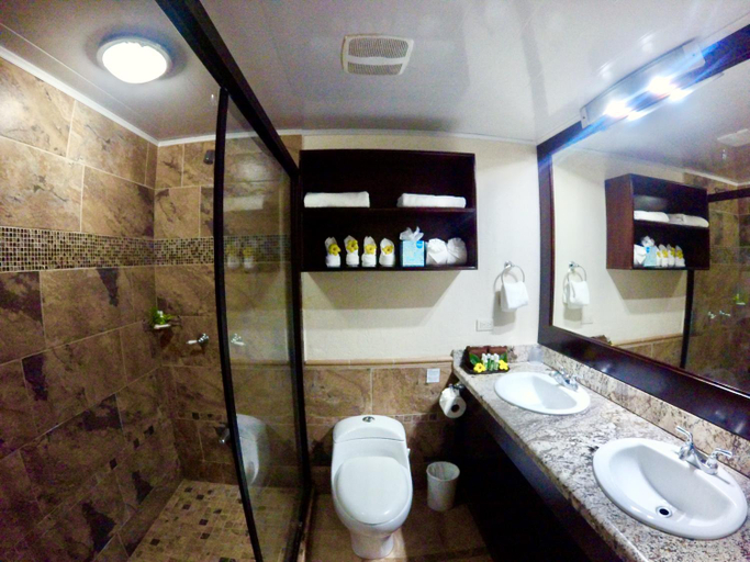 Bathroom 3, THE FALLS RESORT AT MANUEL ANTONIO - BED AND BREAKFAST, Aguirre