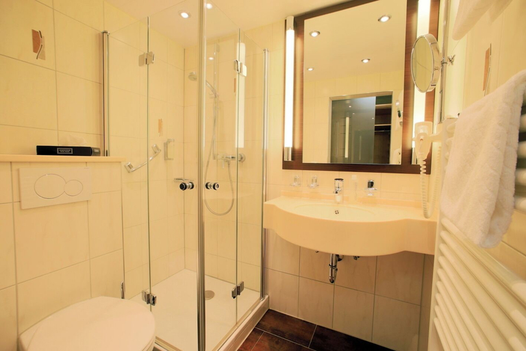 Bathroom 3, Landidyll Hotel-Restaurant Birkenhof, Rhein-Hunsrück-Kreis