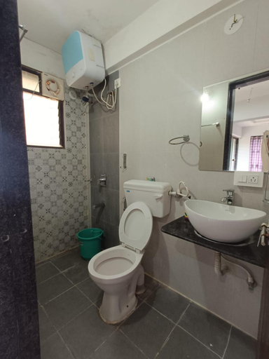 Bathroom 3, Ranveer Studio, Pune