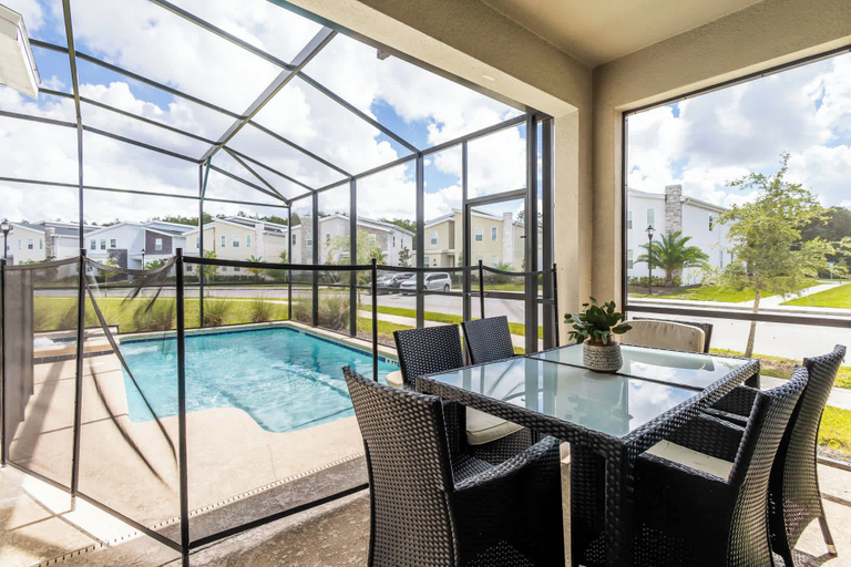 Others 5, Storeybook Escape Sleeps 11!, Osceola