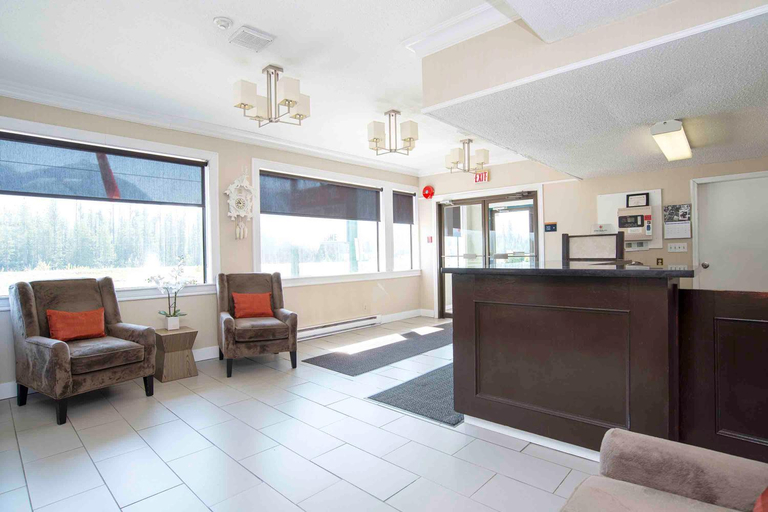 Public Area, Sandman Inn Blue River, Thompson-Nicola