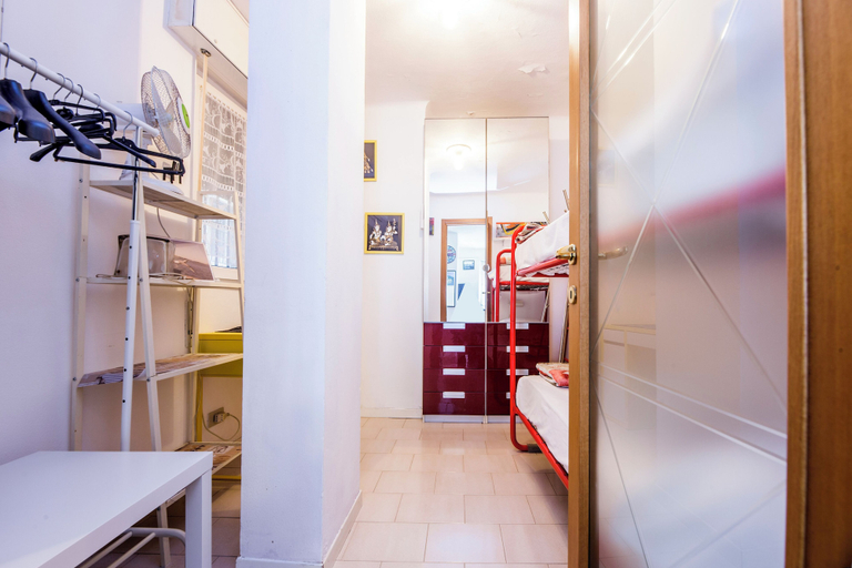 Others 5, Bright Flat with Terrace near the Beach, Genova