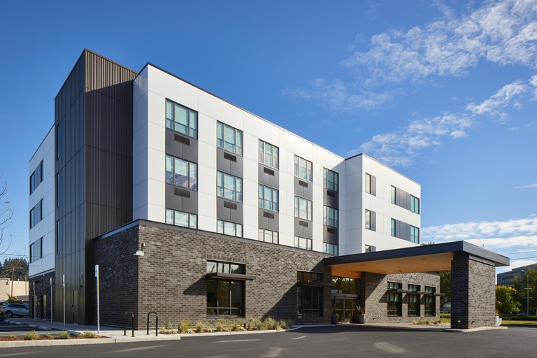 Exterior & Views
