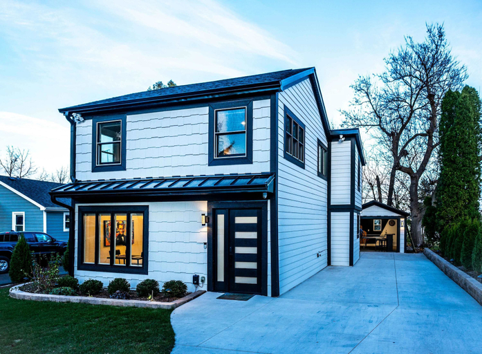 Exterior & Views, Gatsby Theme Near Downtown w Game Room, EV Charger, Walworth