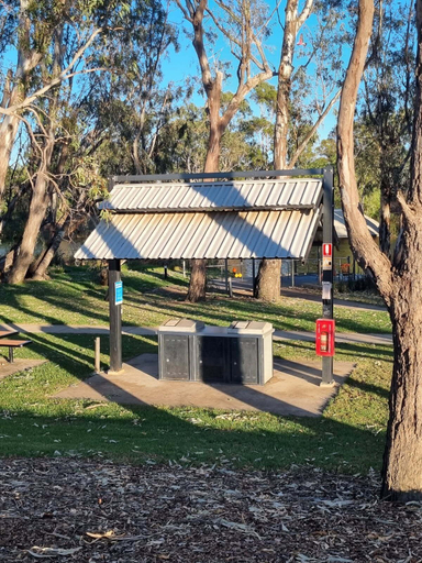 Exterior & Views 2, Bridgewater Caravan Park, Loddon - South