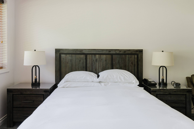 Bedroom 3, Crystal Mountain Hotels, Pierce