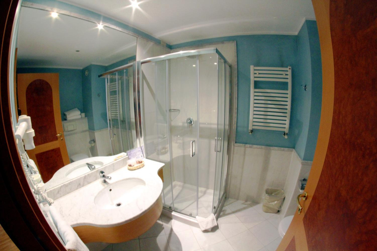 Bathroom 4, Hotel La Fonte, Brescia