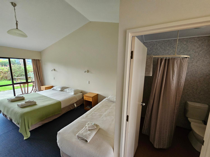 Bedroom 2, カラメア ホテル, Buller