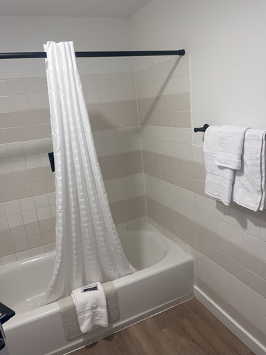 Bathroom 3, Varsity North, Lewis