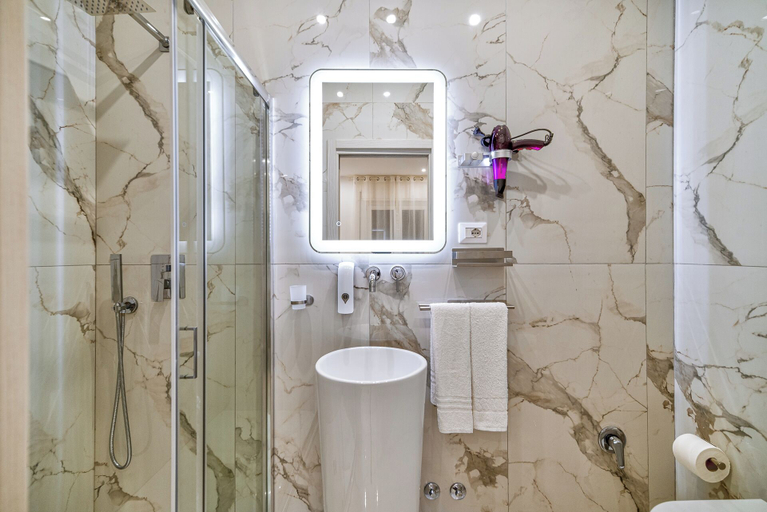 Bathroom 5, Alloggio Turistico Mediterranean Cruises, Roma