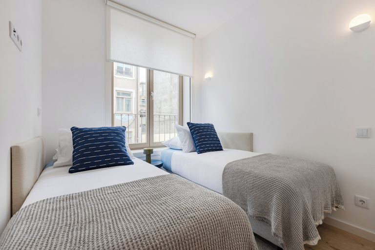 Room 2, The Light Loft at BoaVista Flats, Porto