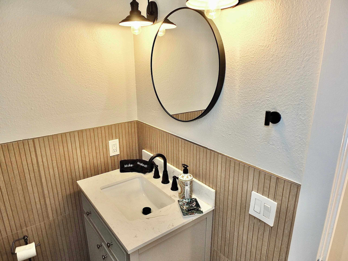 Bathroom, Beach City Craftsman - Walk to Beach, Los Angeles