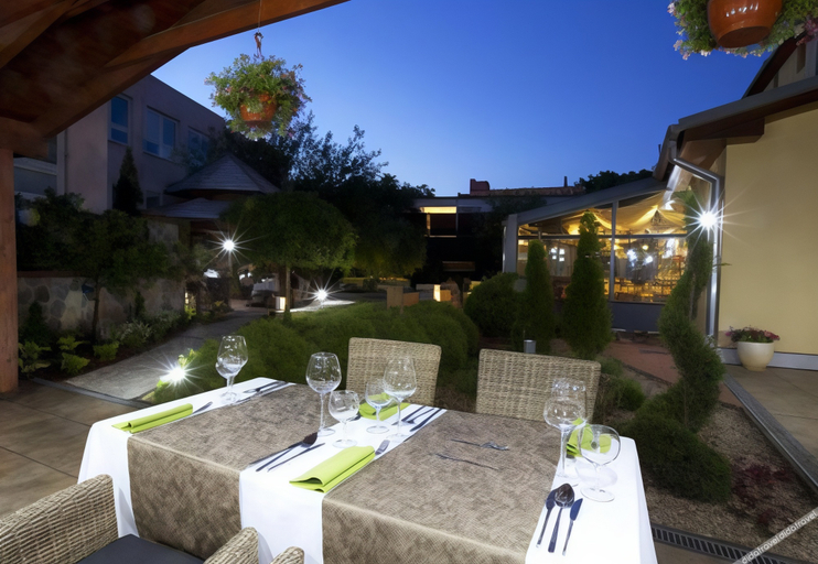 Food & Drinks 5, Hotel Golden Eagle, Levice