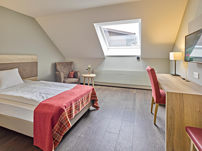 Bedroom 4, Restaurant & Hotel Heidelberg, Frauenfeld