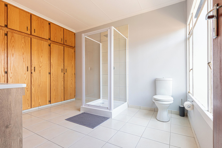 Bathroom, Forest View Self Catering, West Rand